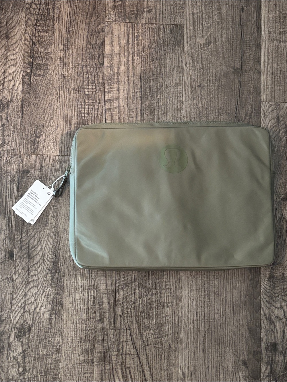 Lululemon New Crew Laptop Sleeve - Green
